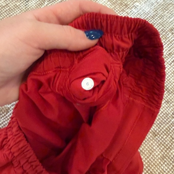 Lululemon Red Hottie Hot 2.5” Shorts - Picture 2 of 2